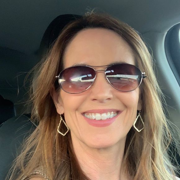 Meet your Posher, Carol - Picture 1 of 1